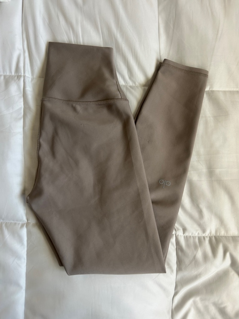 Alo High-Waist Leggings in Taupe